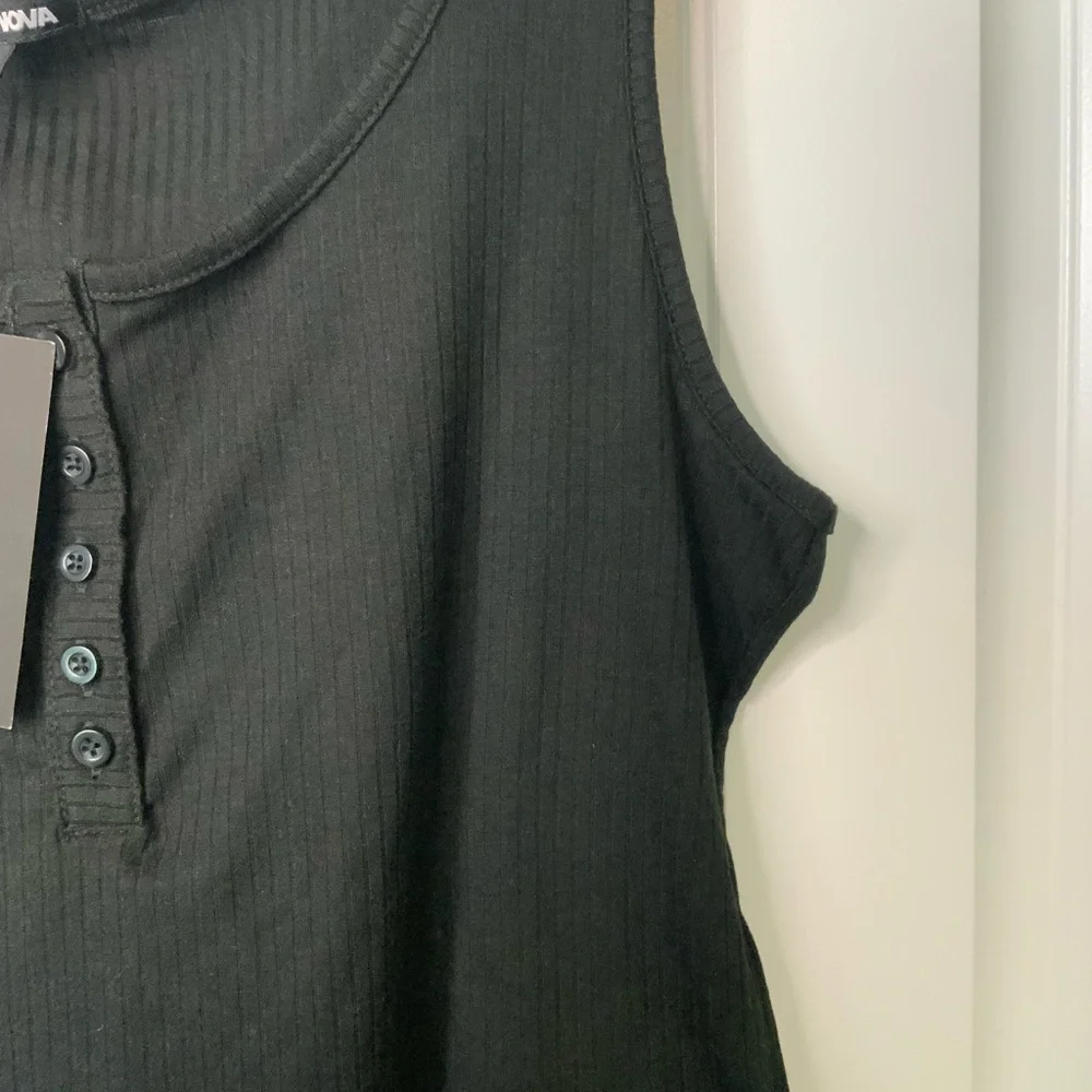 🦋3/$25 Fashion Nova Caila Henley Tank Top - Black - Picture 3 of 5